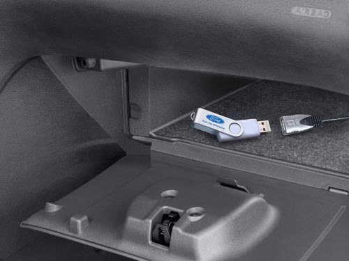 Ford USB Music Box aparatı AUX uyumlu alıcılara depolama