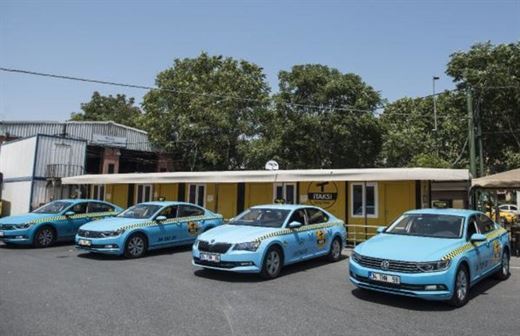   What is the price difference between turquoise and luxury taxis 