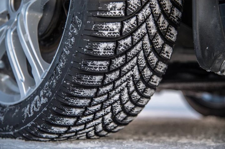 Bridgestone Blizzak LM005 kış lastiği