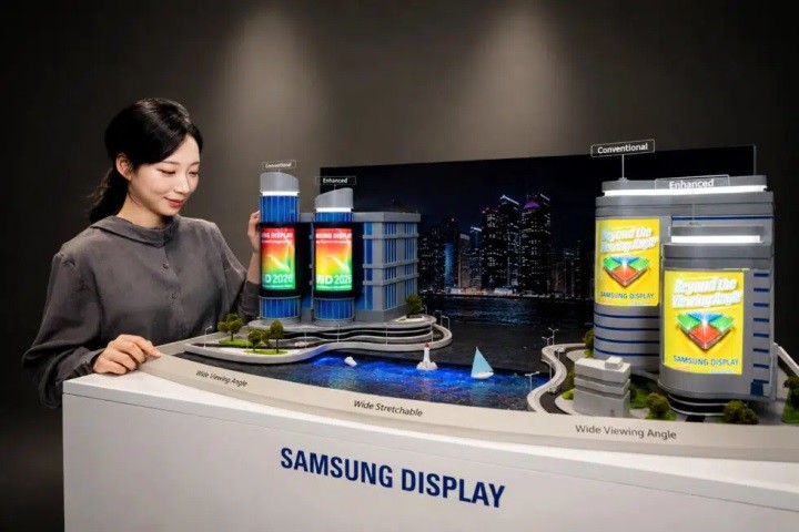Samsung Wide View OLED ekranı tanıttı