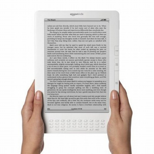 Kindle DX; Amazon popüler e-Kitap okuyucusunu yeniledi