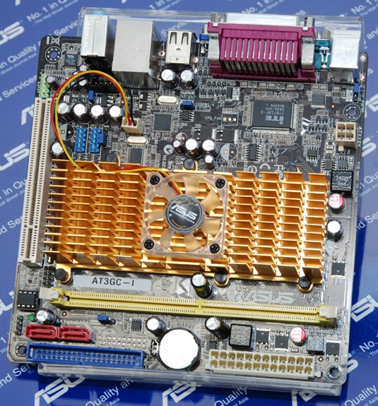 Asus, Intel Atom işlemcili yeni Mini-ITX anakartını gösterdi