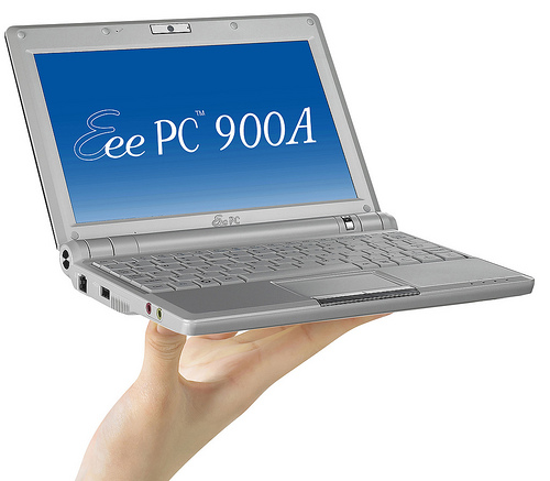 Asus Eee PC 900A, 300$ seviyesinden kullanıcılar ile buluşuyor