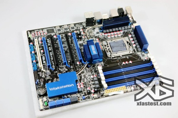 Asus P6T6 WS Revolution modelinde Nvidia'nın NF200 yongasına yer verdi