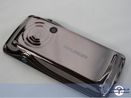 Hyundai MB-490i Dolphin; tasarımında yunustan esinlenen telefon