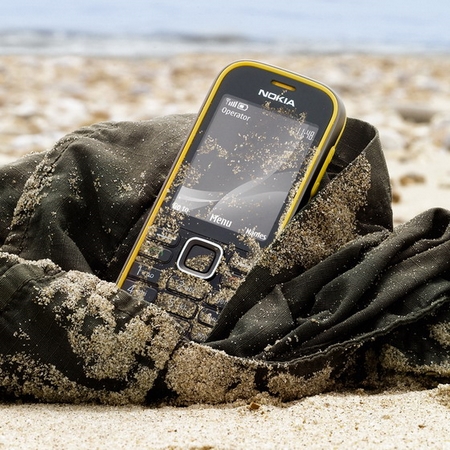 Nokia'nın zorlu koşullara dayanıklı telefonu 3720 Classic tanıtıldı