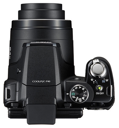 Nikon Coolpix P90; 24x zum ve 15 FPS çekim desteği