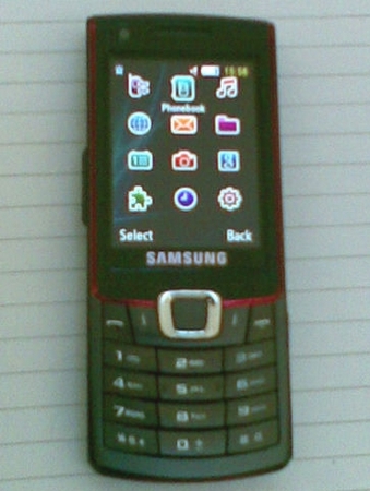 Samsung ''Eltz'' S7220; 2.4 inç AMOLED ekran - 5 MP kamera - GPS