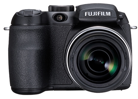 FujiFilm'den 12x optik zumlu kamera; FinePix S1500FD