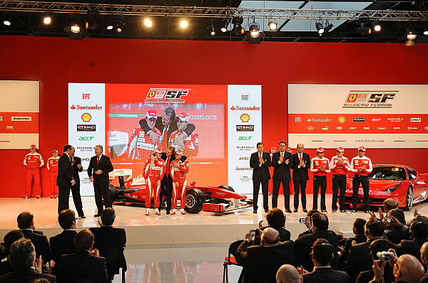 Ferrari 2010 sezonunu açtı; AMD birlikteliği devam ediyor