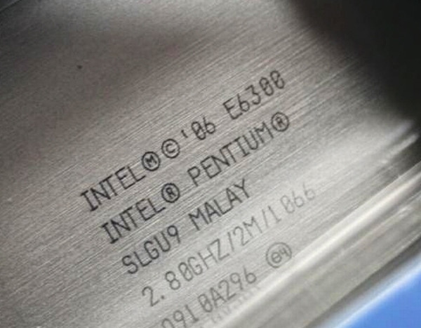 Intel çift çekirdekli Pentium E6300 işlemcisini satışa sundu