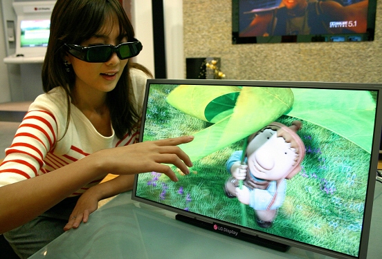 LG dünyanın ilk Full HD destekli 3D LCD monitörünü duyurdu