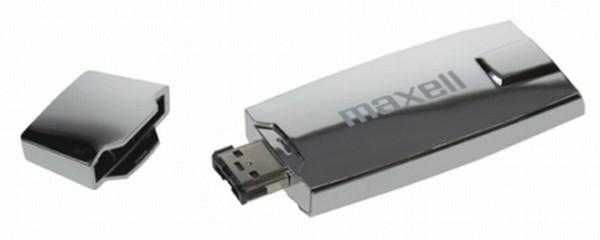 Maxell eSATA destekli yeni USB bellek ailesini satışa sunuyor