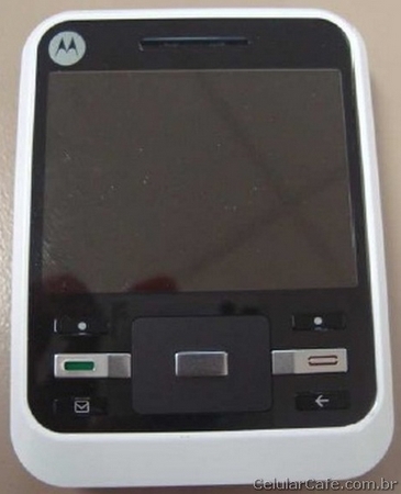 Motorola'nın QWERTY klavyeli telefonu A45 Murano Brezilya'da görüntülendi