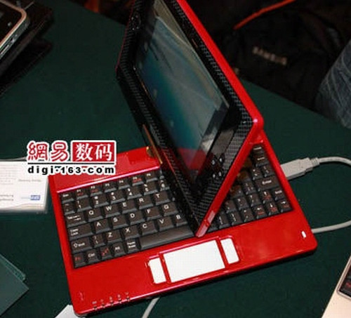 Skytone Alpha 680; Android tabanlı ilk netbook görüntülendi
