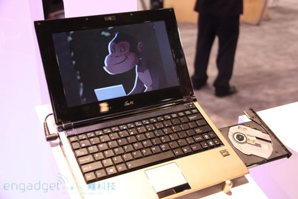 Intel'in yeni nesil Atom işlemcisi Asus'un yeni netbook'u ile göründü