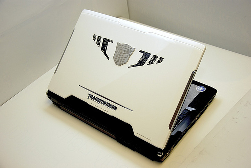 Asus'un Transformers temalı yeni dizüstü bilgisayarı göründü