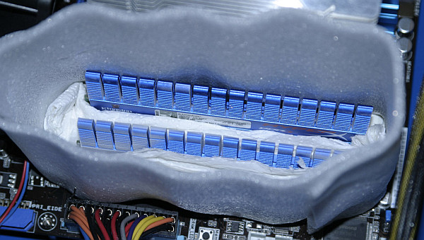Sıvı Azot ile soğutulan DDR3 bellek kitiyle 2600MHz CAS8 değerlerine ulaşıldı