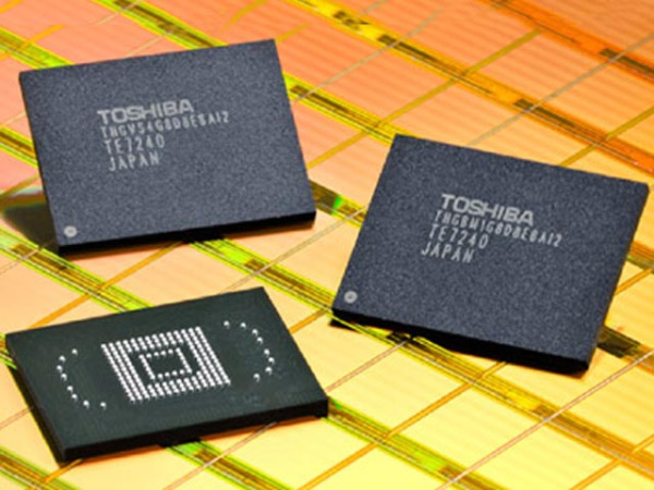 Toshiba 32nm üretim teknolojisiyle NAND flash örneklemesine başlıyor