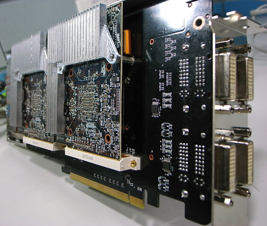 Asus'dan 3 grafik işlemcili Radeon HD 3850 Trinity