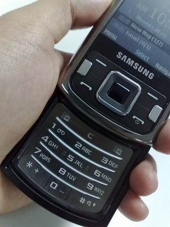 Samsung i8510; 8 MP kameralı akıllı telefon