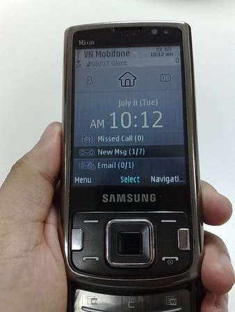 Samsung i8510; 8 MP kameralı akıllı telefon