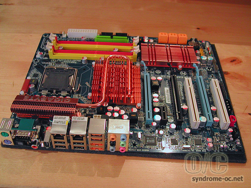 GIGABYTE 780iSLI-DS5'den yeni görüntüler