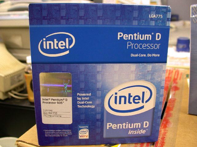 Intel Conroe E4300 ve Pentium D 935 satışa sunuldu