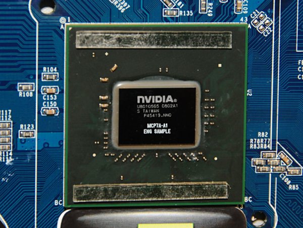 Haber Merkezi; AMD'nin Atom'u Kasım'da, Intel'in Nehalem fiyatları ve Nvidia'nın yeni yonga setleri