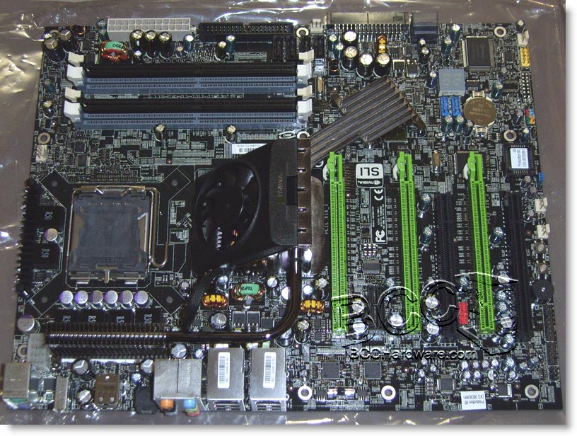 Nvidia'nın referans tasarım nForce 780i SLI'ı hazır
