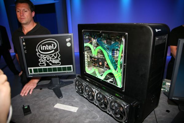 Intel'in oyunculara hediyesi; Quad-SLI destekli Skulltrail platformu