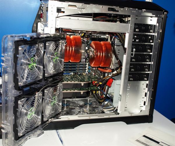Intel'in IDF'e damga vuran performans sistemi: Skulltrail V8