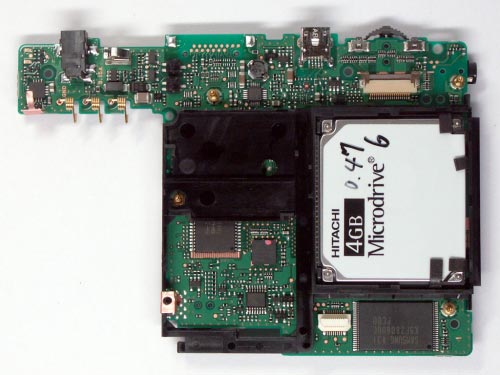 Sharp dan 4GB Micro Drive a sahip cep bilgisayarı SL-C3000