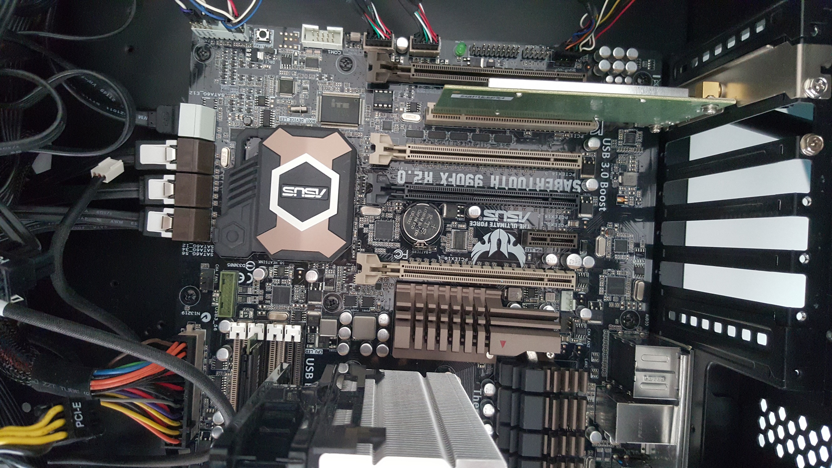 Sabertooth 990fx r 2.0. Sabertooth 990fx r.20. ASUS 990fx. NVME Sabertooth 990fx.