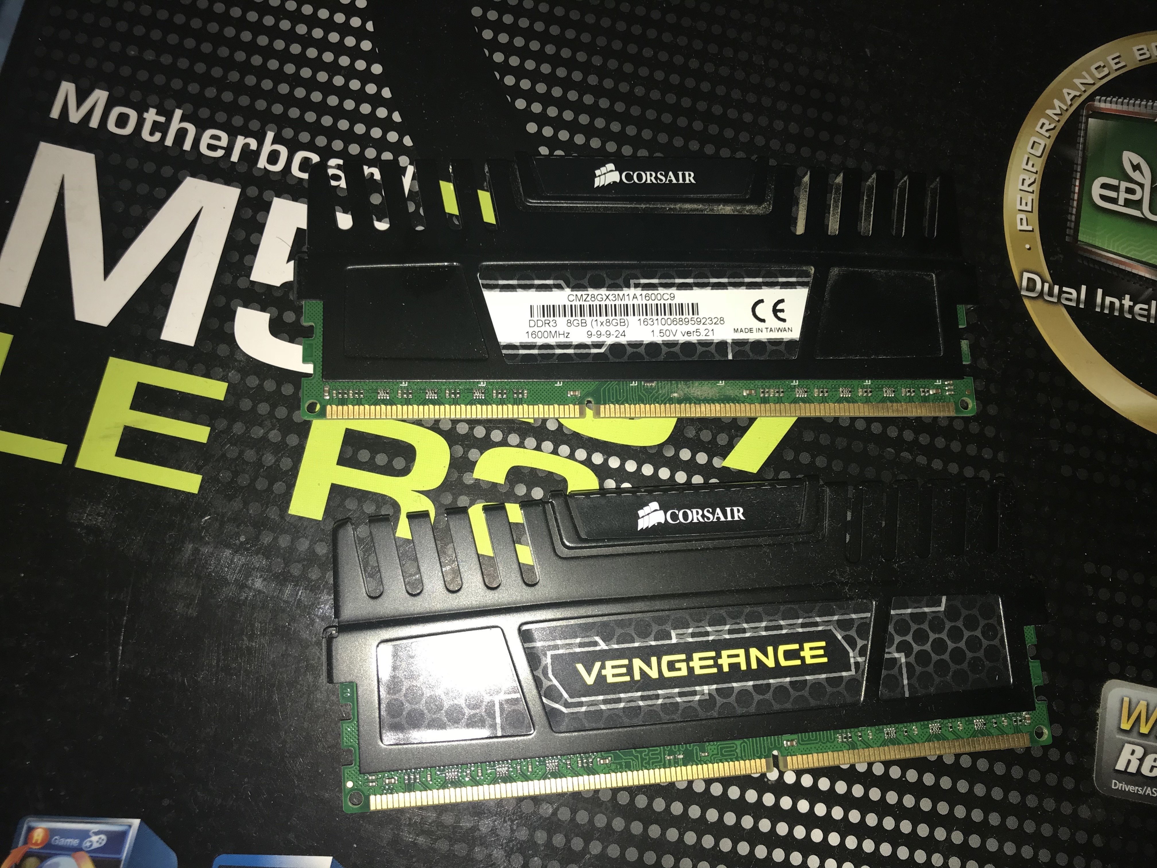 Corsair DDR5-5200MHz デスクトップPC用メモリ VENGEANCE 32GB(16GBx2