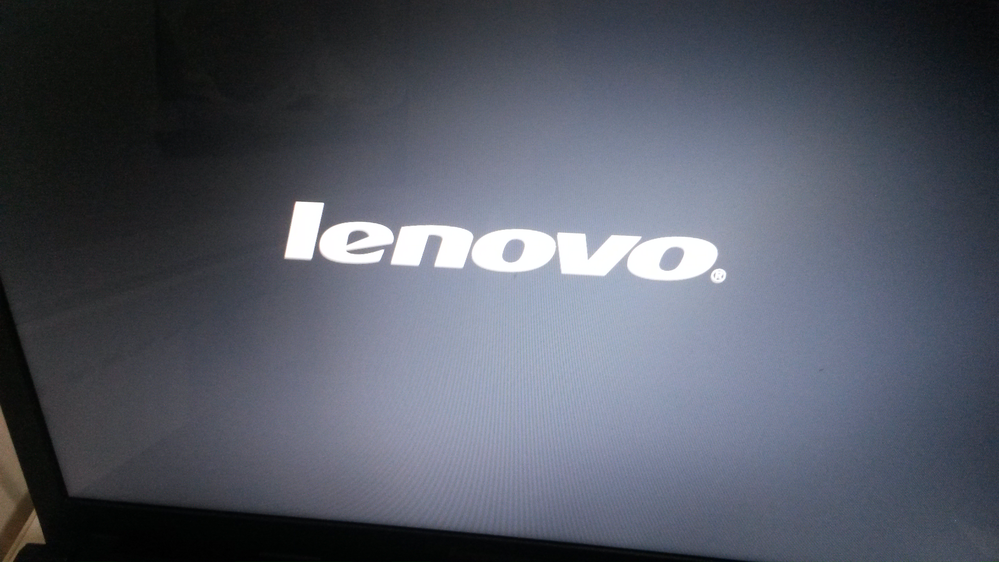 Запуск ноутбука леново. Lenovo. Обои на рабочий стол леново. Леново загрузка. Lenovo надпись.