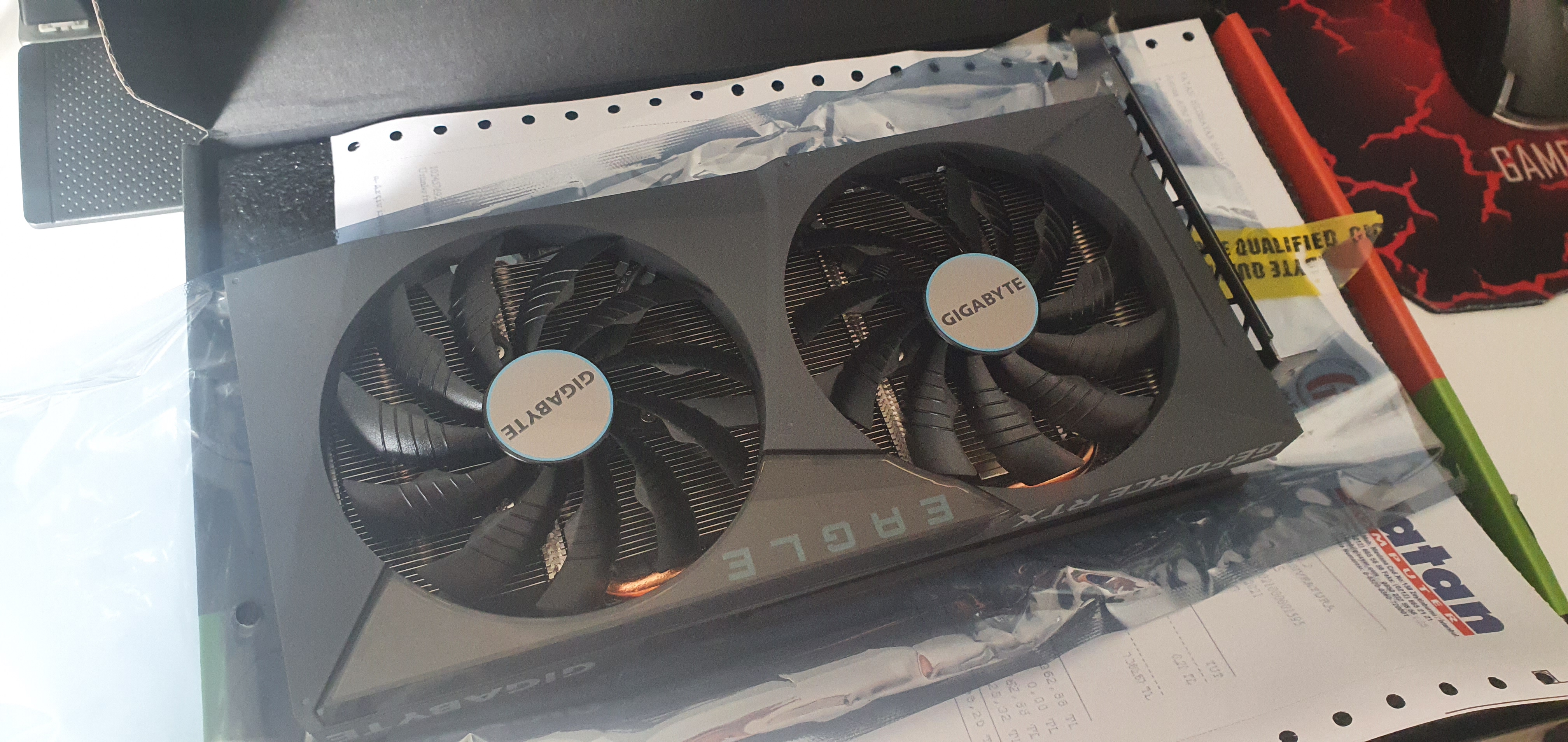 3060 ti питание. Gigabyte RTX 3060 12gb. RTX 3060 12 ГБ. Gigabyte RTX 3060 Eagle 12gb. RTX 3060 ti Gigabyte.